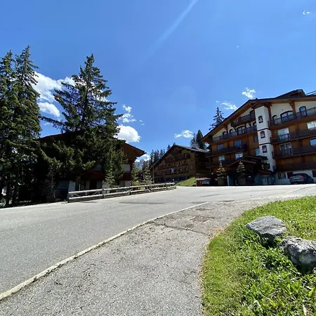 Sur Les Pistes, Lumineux Et 1850 *